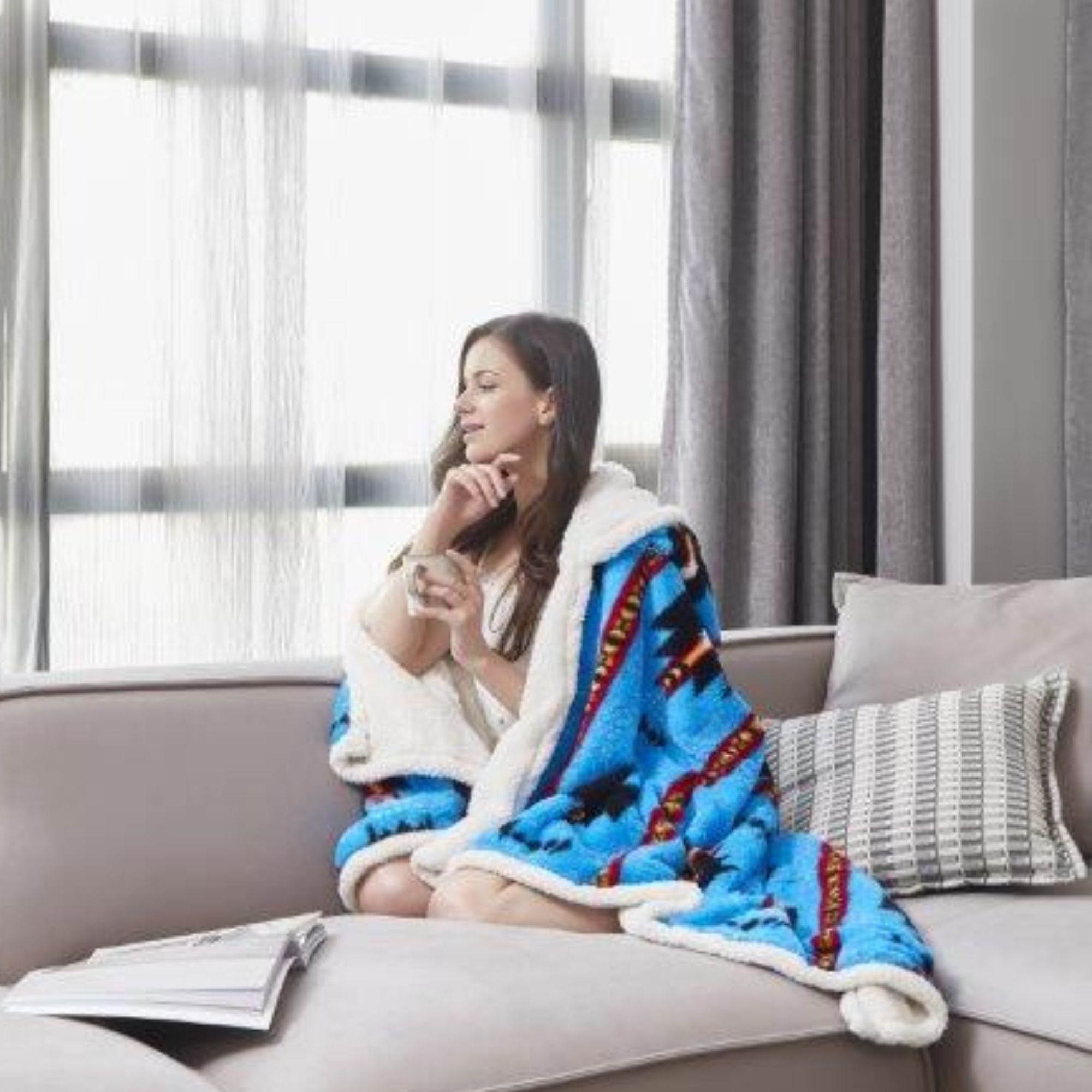 1-Pack Standard Size Hooded Sherpa Throw Blanket – 100% EF-Velboa Micro Polyester, Buttery Soft & Luxuriously Thick Loft, Supportive Warmth for Relaxing Comfort