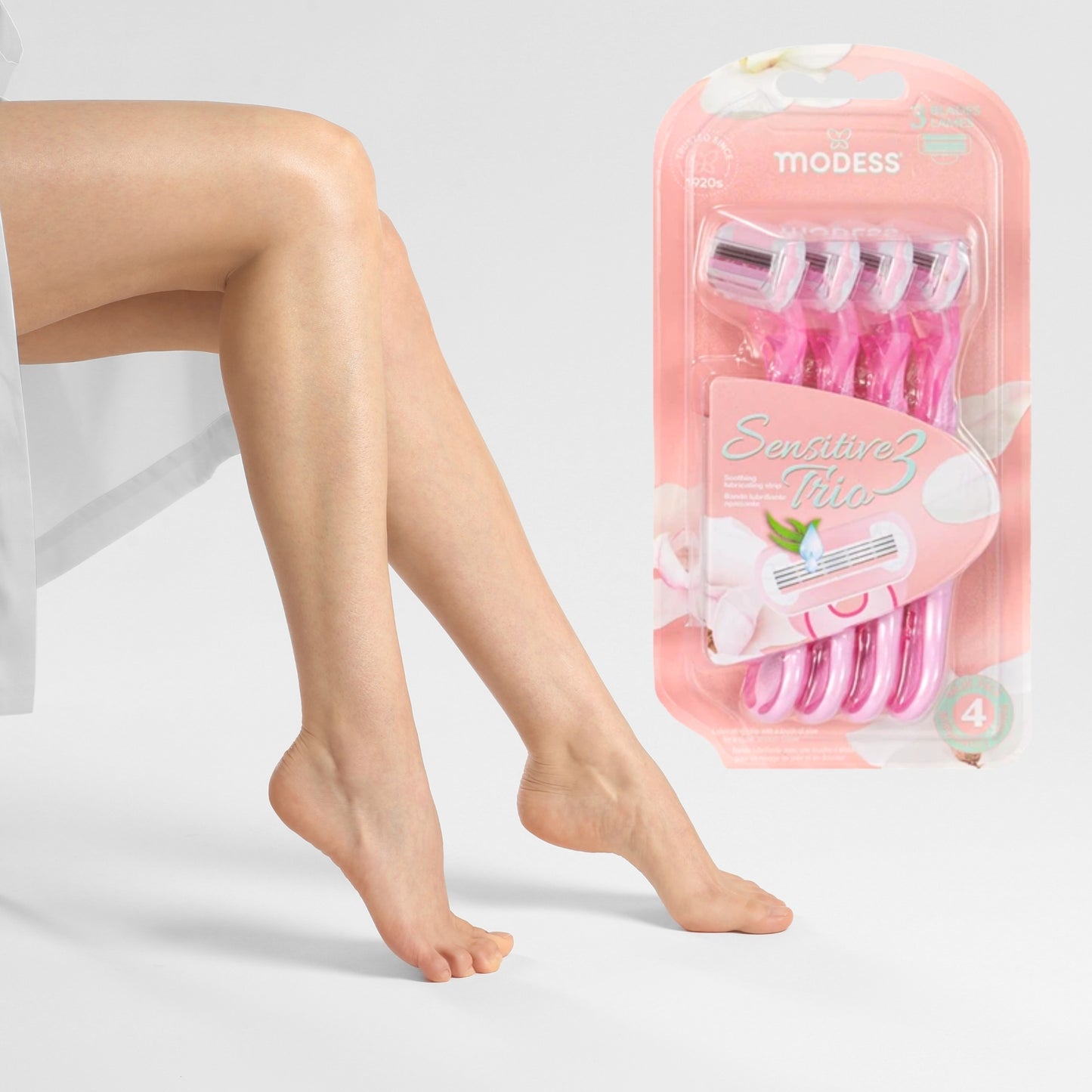 Women's Sensitive Triple-Blade Razor - Smooth Shaving, 3-Blade Lames, Gentle on Skin (4-Pack, 8-Pack or 16-Pack)