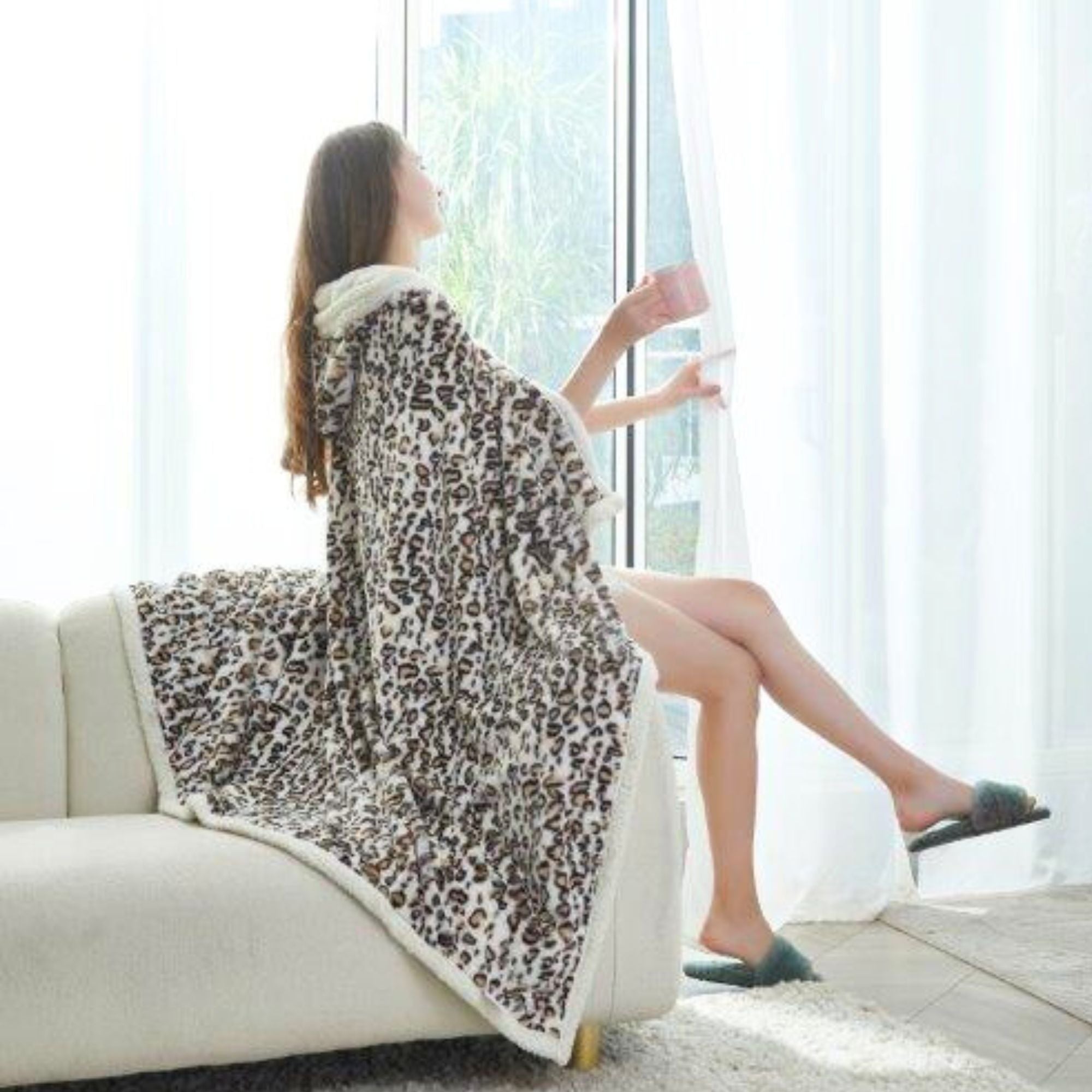 1-Pack Standard Size Hooded Sherpa Throw Blanket – 100% EF-Velboa Micro Polyester, Buttery Soft & Luxuriously Thick Loft, Supportive Warmth for Relaxing Comfort